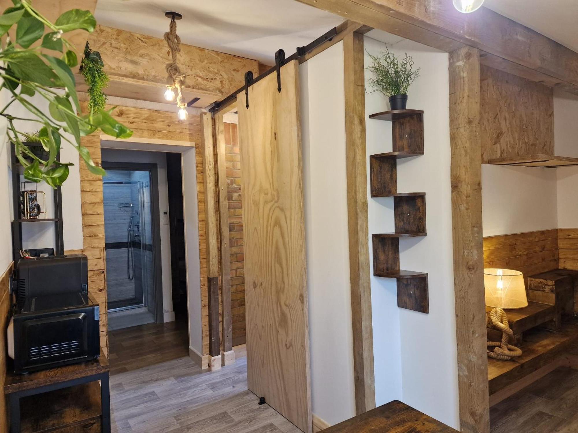 Two-Bedroom Cosy Country Lodge With Private Patio Greenhithe Экстерьер фото