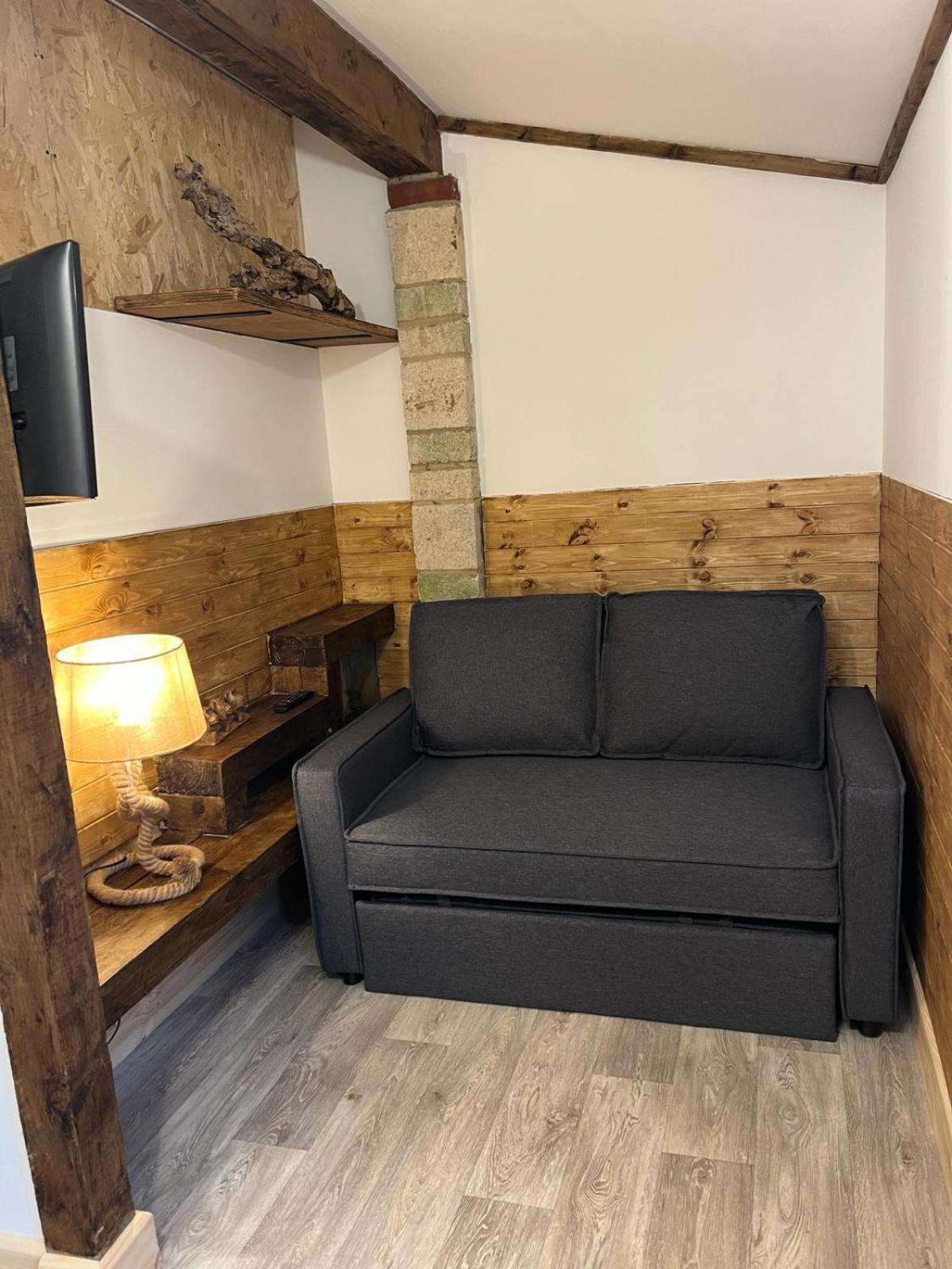 Two-Bedroom Cosy Country Lodge With Private Patio Greenhithe Экстерьер фото